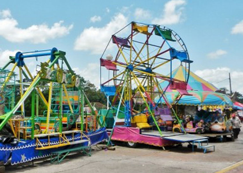 Por: Cortesía Se aproxima la Feria de Puebla: Llegan los juegos mecánicos y se preparan los escenarios