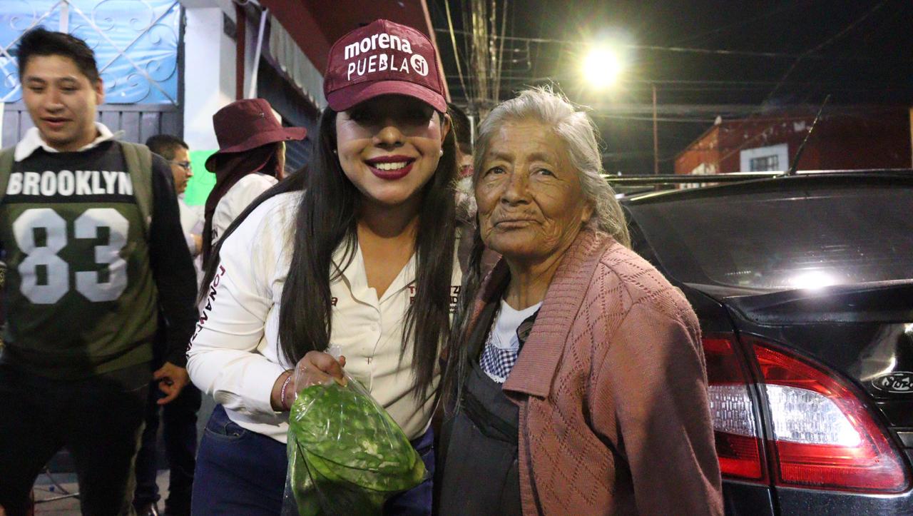 Por: Cortesía Lula Pineda Tonantzin Fernández encabeza caminata por el centro de San Pedro Cholula