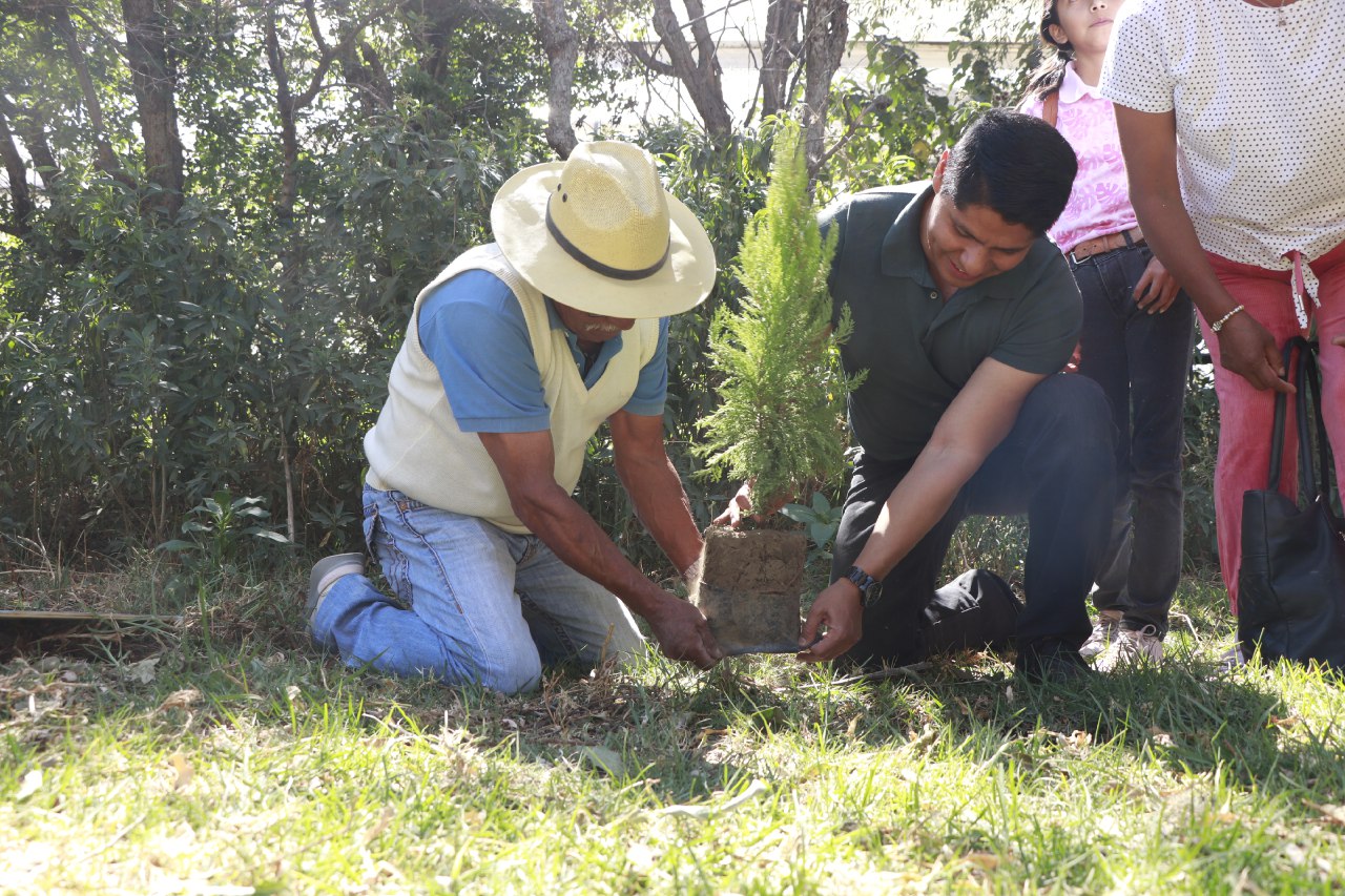 Por: Cortesía Lula Pineda  Recuperación de áreas verdes y tejido social en Cuautlancingo: Omar Muñoz