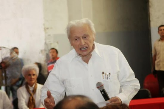 Por: Cortesía Muere el periodista Mario Renato Menéndez fundador de Por Esto!