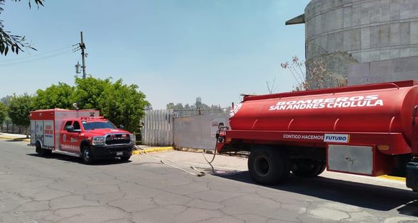 Bomberos de San Andrés Cholula actúan rápidamente ante incendio de pastizal en Reserva Territorial Atlixcáyotl