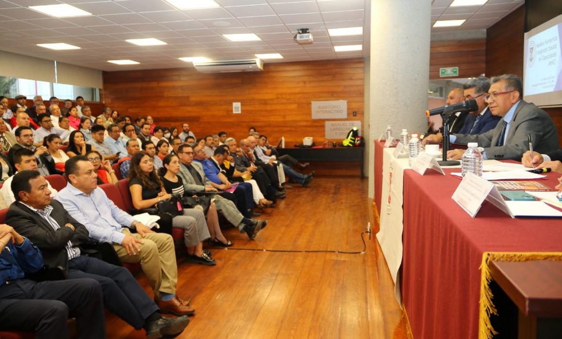 Reflexionan sobre el modelo educativo de la UATX