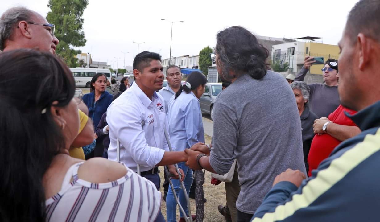 Por: Cortesía Lula Pineda Omar Muñoz de Morena denuncia abandono en fraccionamiento Galaxia Almecatla