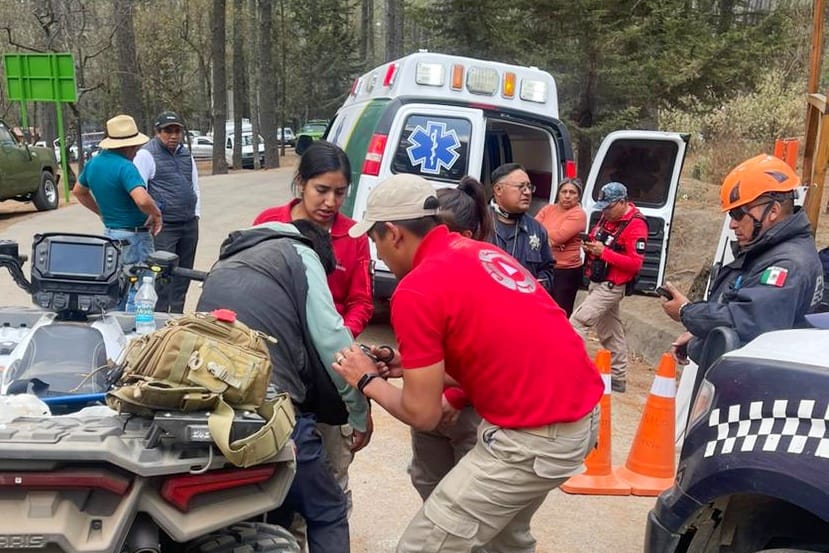 Por: Cortesía Brinda PC de Huamantla auxilio a tres personas que sufrieron caída en la Malinche