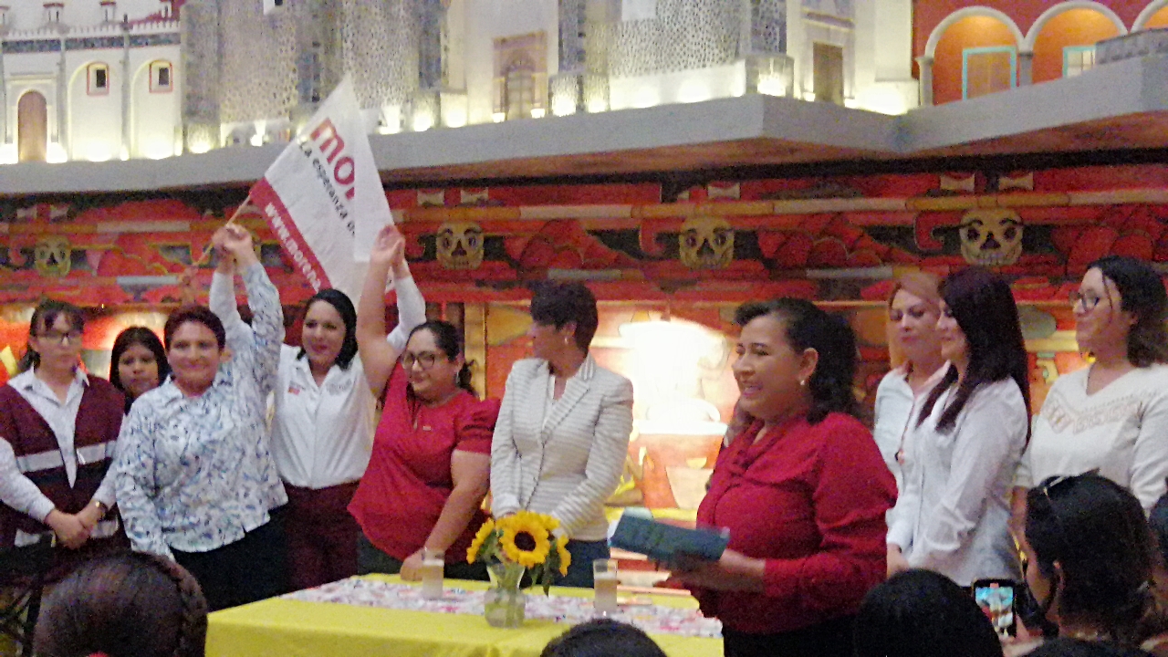 Por: Cortesía Lula Pineda Signa Tonantzin Fernández acuerdo con mujeres cholultecas