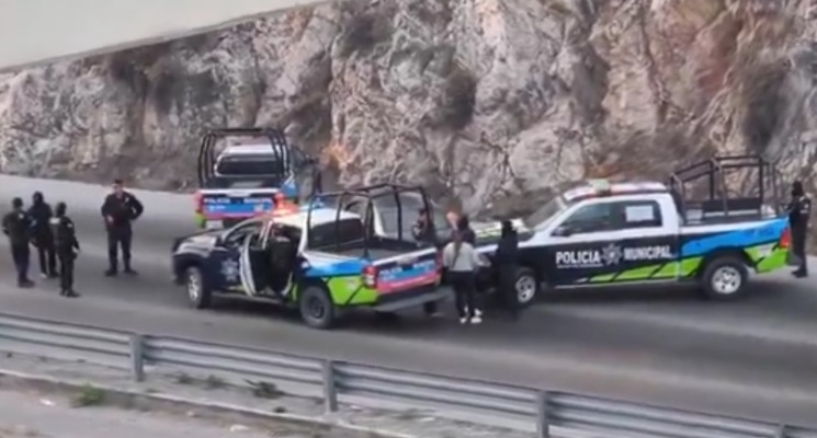 Por: Cortesía Abandonan vehículo en Periférico con restos humanos; Fiscalía confirma que son siete cuerpos