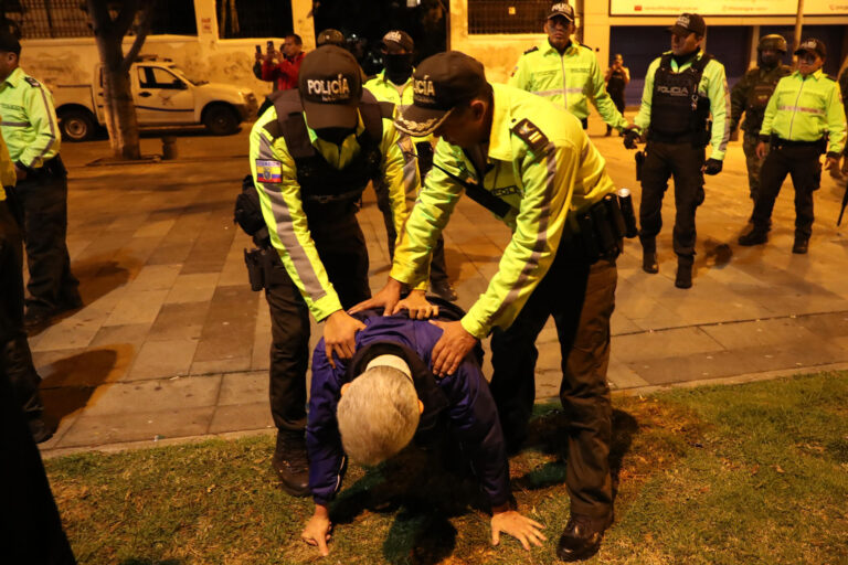 Por: Cortesía Policías irrumpen en la Embajada de México en Ecuador