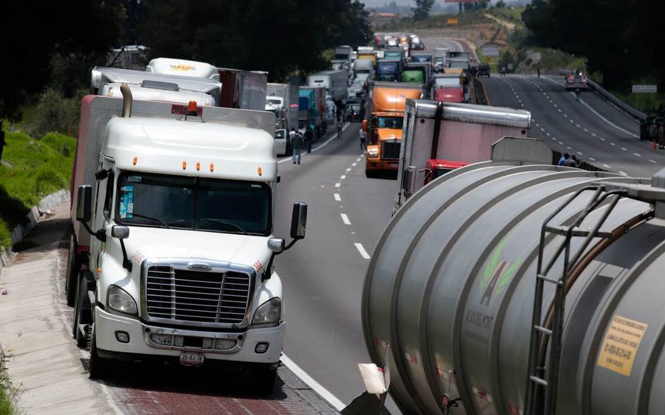 Gobierno y ejidatarios logran acuerdo que pone fin a los bloqueos en carreteras