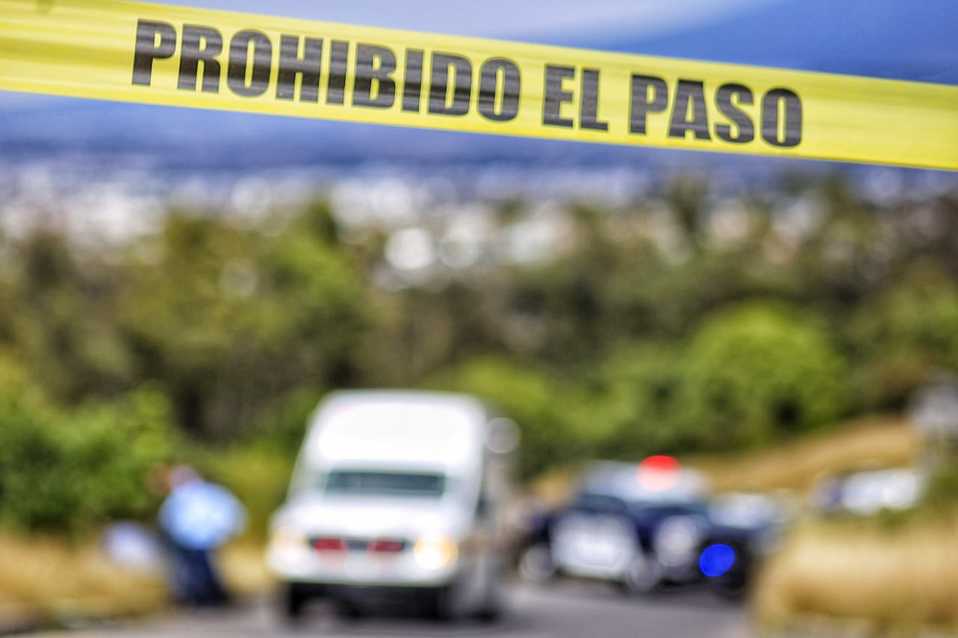Por: Cortesía Encuentran restos humanos en la carretera Iguala-Taxco junto a mensajes en cartón