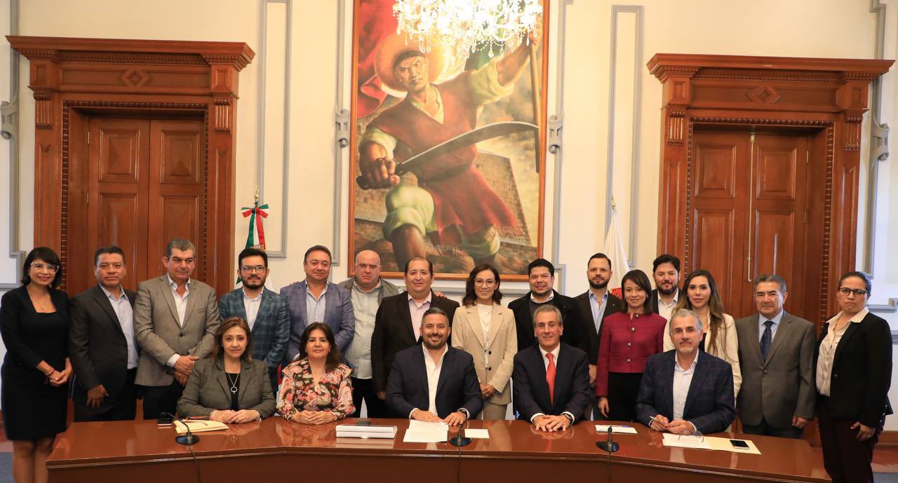Por: Cortesía Adán Domínguez y Pepe Chedraui instalan Comisión de Transición del Ayuntamiento de Puebla