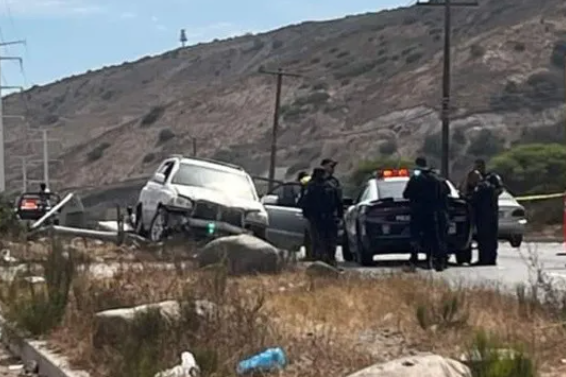 Por: Cortesía Ataque a balazos en carretera Tijuana-rosarito deja un muerto y un sicario capturado