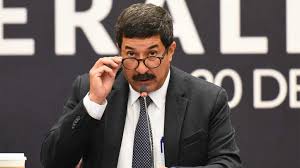 Por: Cortesía Javier Corral obtiene protección temporal para evitar detención