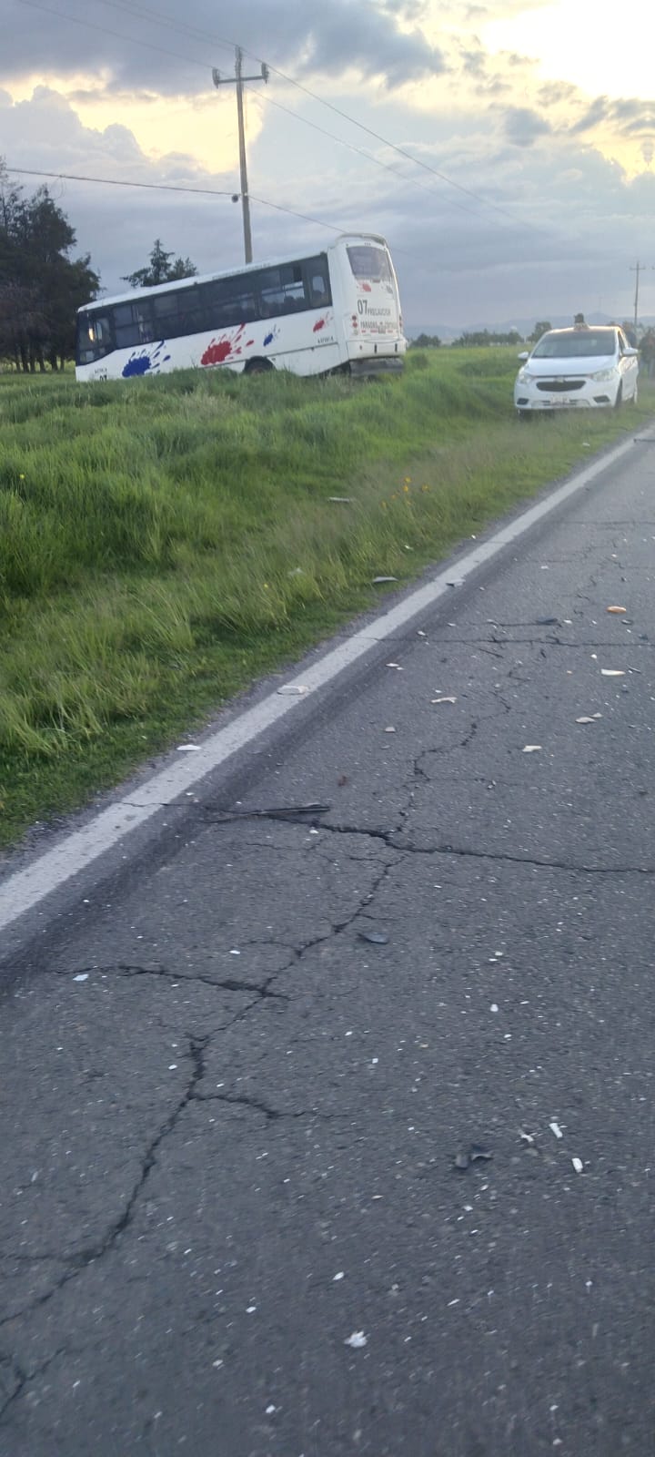 Por: Cortesía En Benito Juárez camioneta y microbús chocan sin lesionados