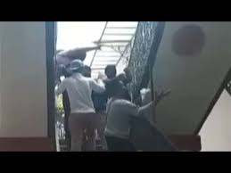 Trifulca en ayuntamiento de Tlaxcala, por intento de decomisar mercancía