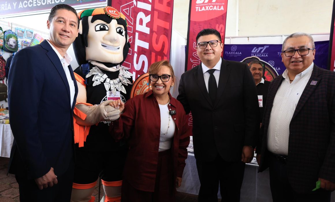 Por: Cortesía Encabeza Lorena Cuéllar Feria del Regreso a Clases 2024