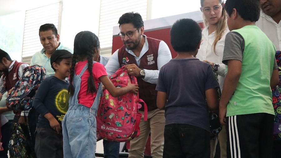 Por: Cortesía kit escolar Atlixco