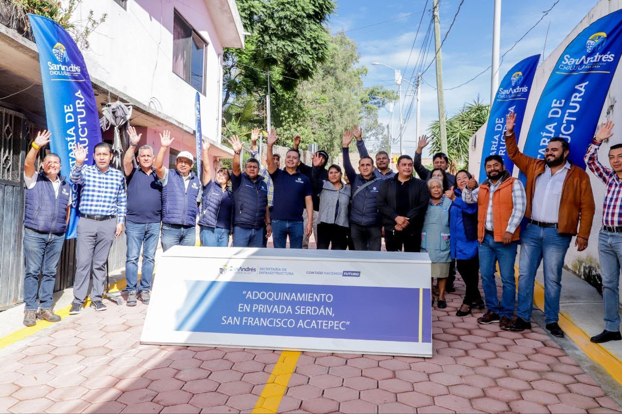 Comunicado oficial Entrega Mundo Tlatehui adoquinamientos en Santa María Tonantzintla y San Francisco Acatepec
