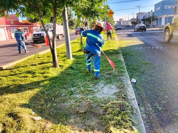 Por: Cortesía Lula Pineda Infraestructura y Servicios Públicos Generales realiza trabajos de mantenimiento en diversos puntos de San Pedro Cholula