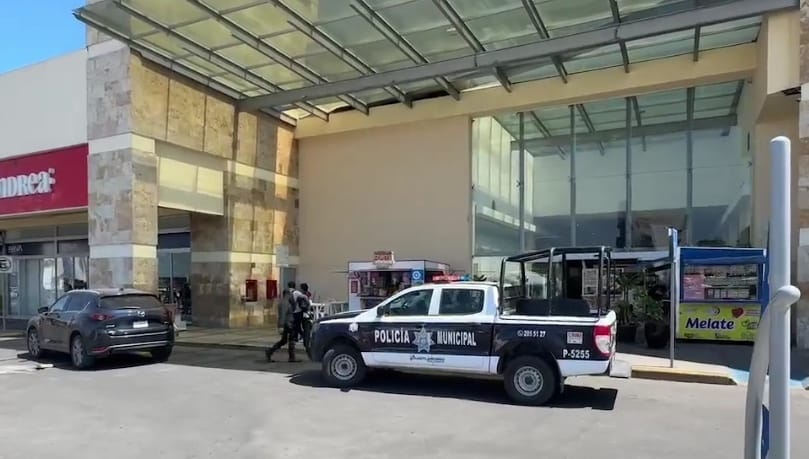 Por: Cortesía Lula Pineda Dos hermanos heridos en ataque con arma blanca en Plaza Cruz del Sur tras aparente conflicto vial