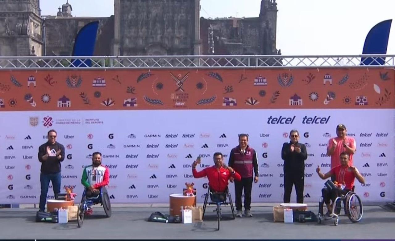 Tlaxcalteca rompe récord y gana Maratón Internacional de la CDMX