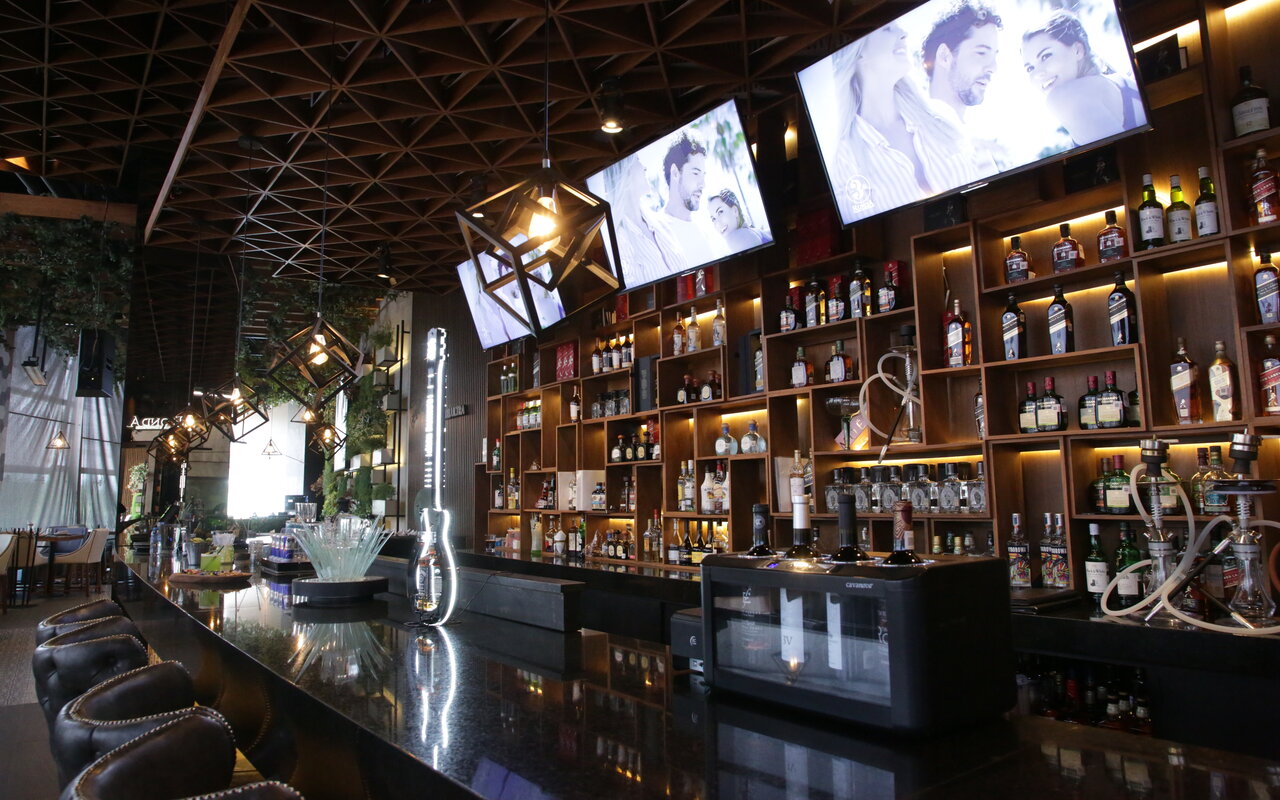 Continúan operativos nocturnos en bares de Puebla para garantizar cumplimiento de ley sobre venta de alcohol