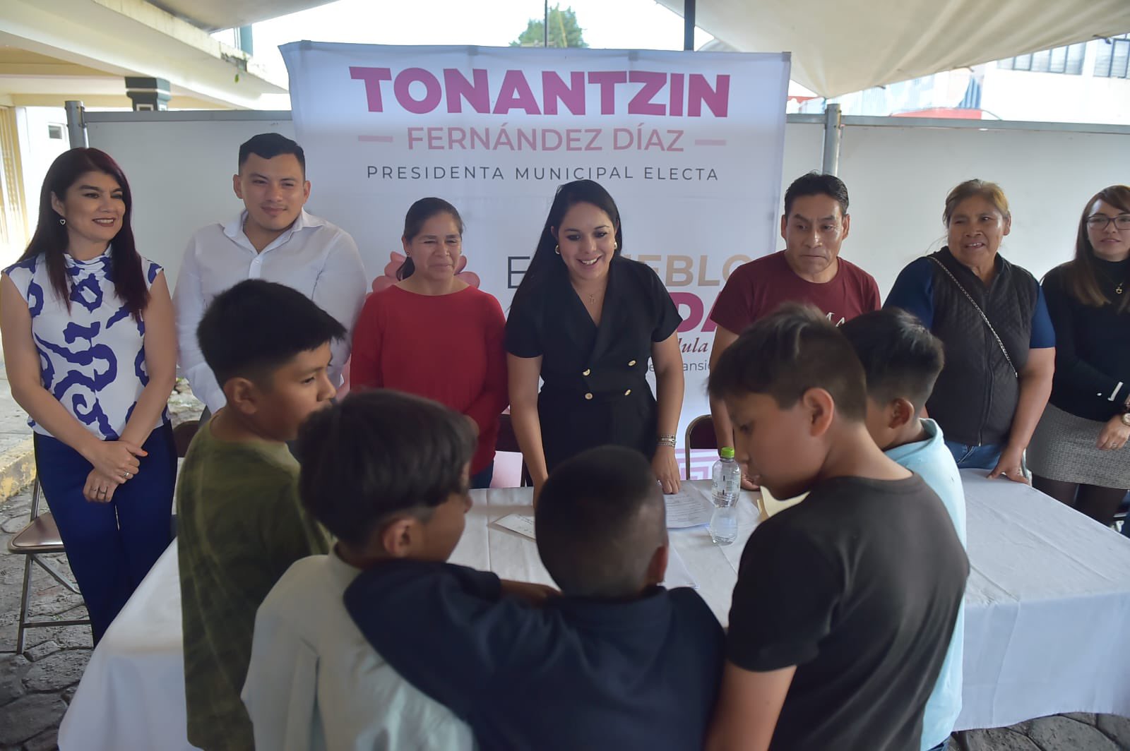 Tonantzin Fernández, avanza en su programa "El Pueblo Manda" con un foro en San Francisco Cuapan