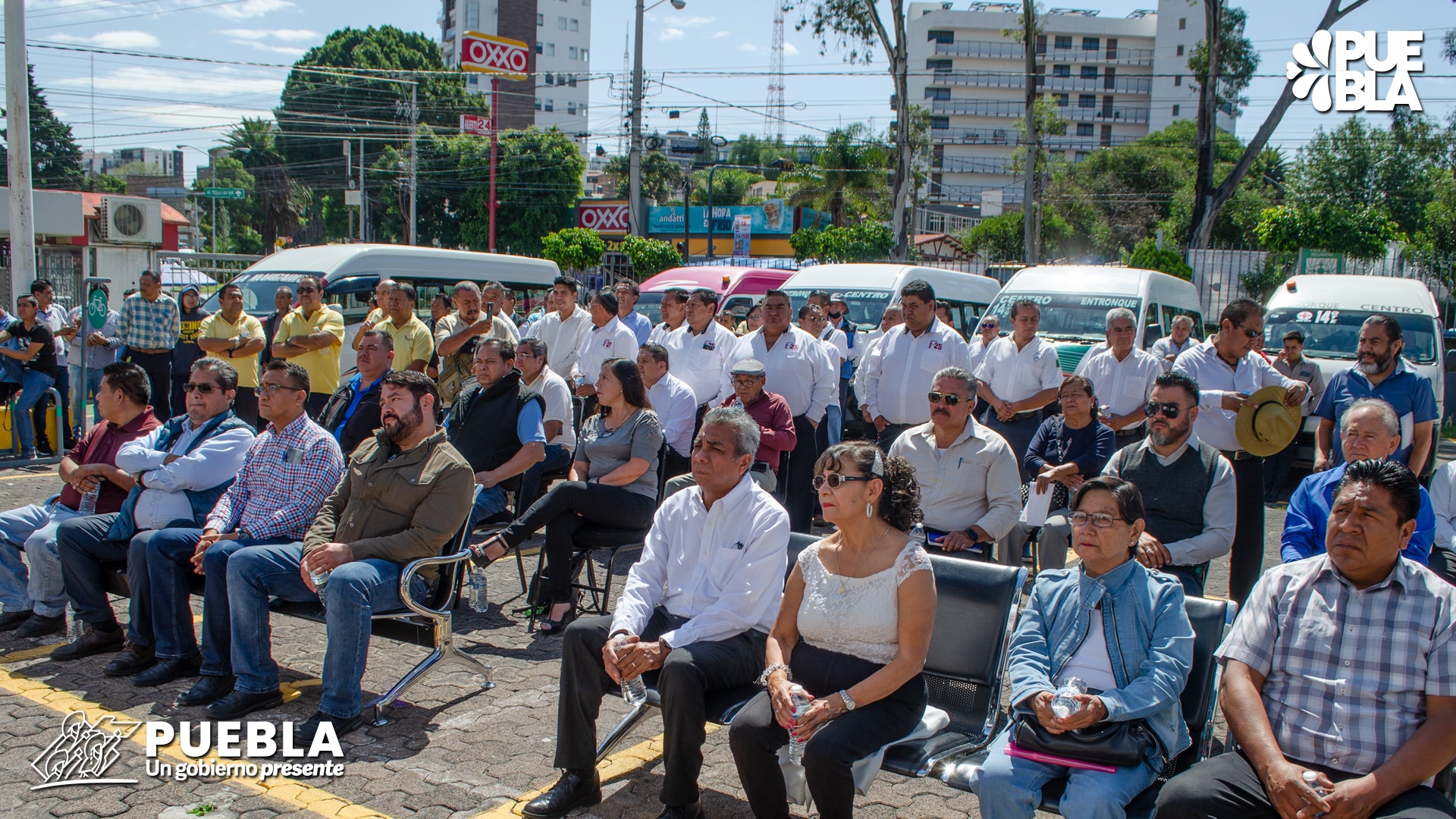468 operadores de transporte en Puebla reciben capacitación para un servicio más seguro