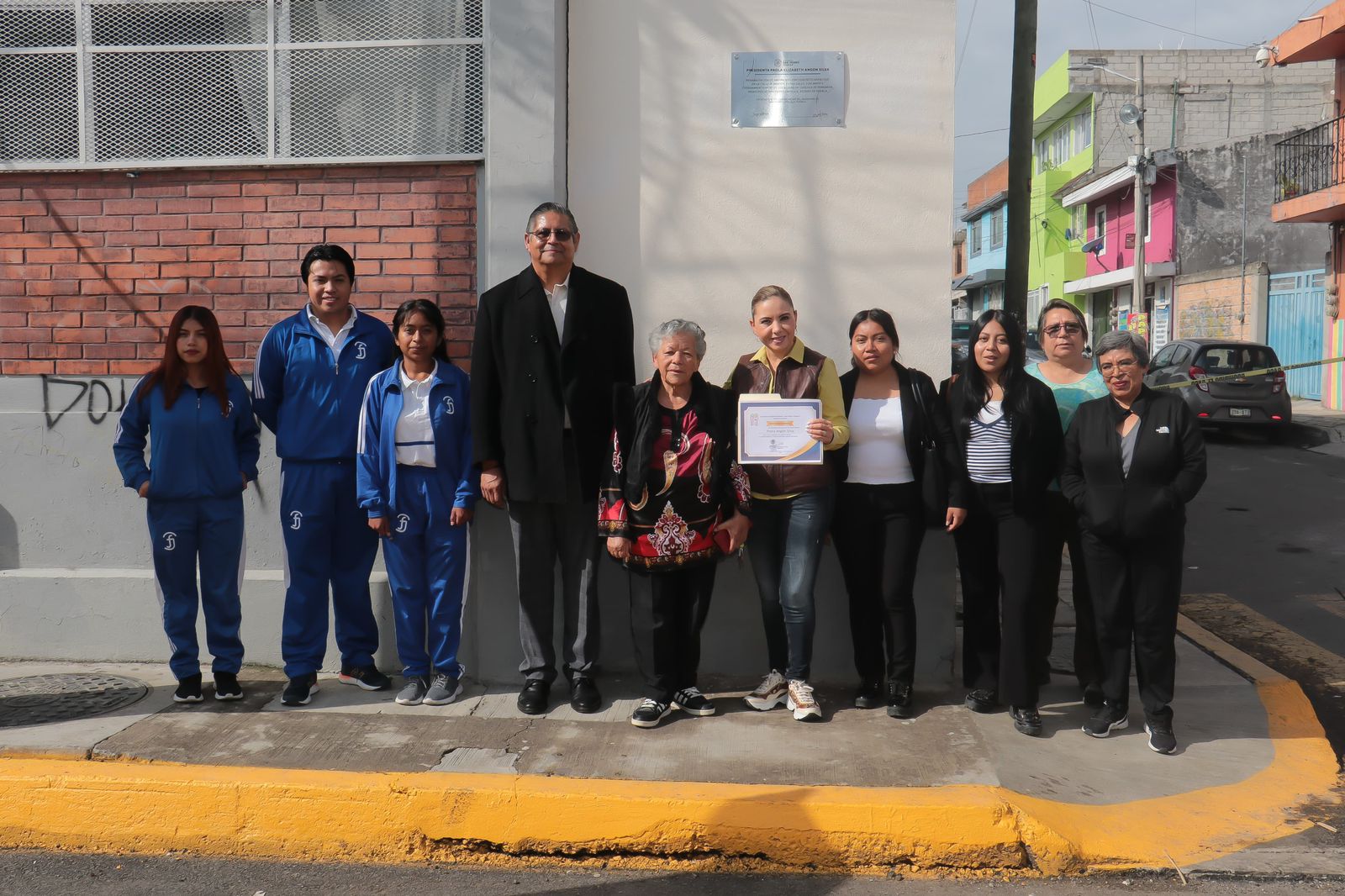 Comunicado oficial Entrega Angon calle pavimentada a vecinos de Santiago Mixquitla