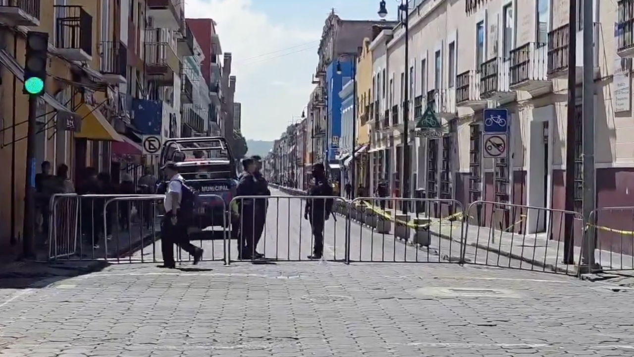 Por: Cortesía Refuerzan operativos viales en Puebla: Cierres en el Centro Histórico por ambulantes
