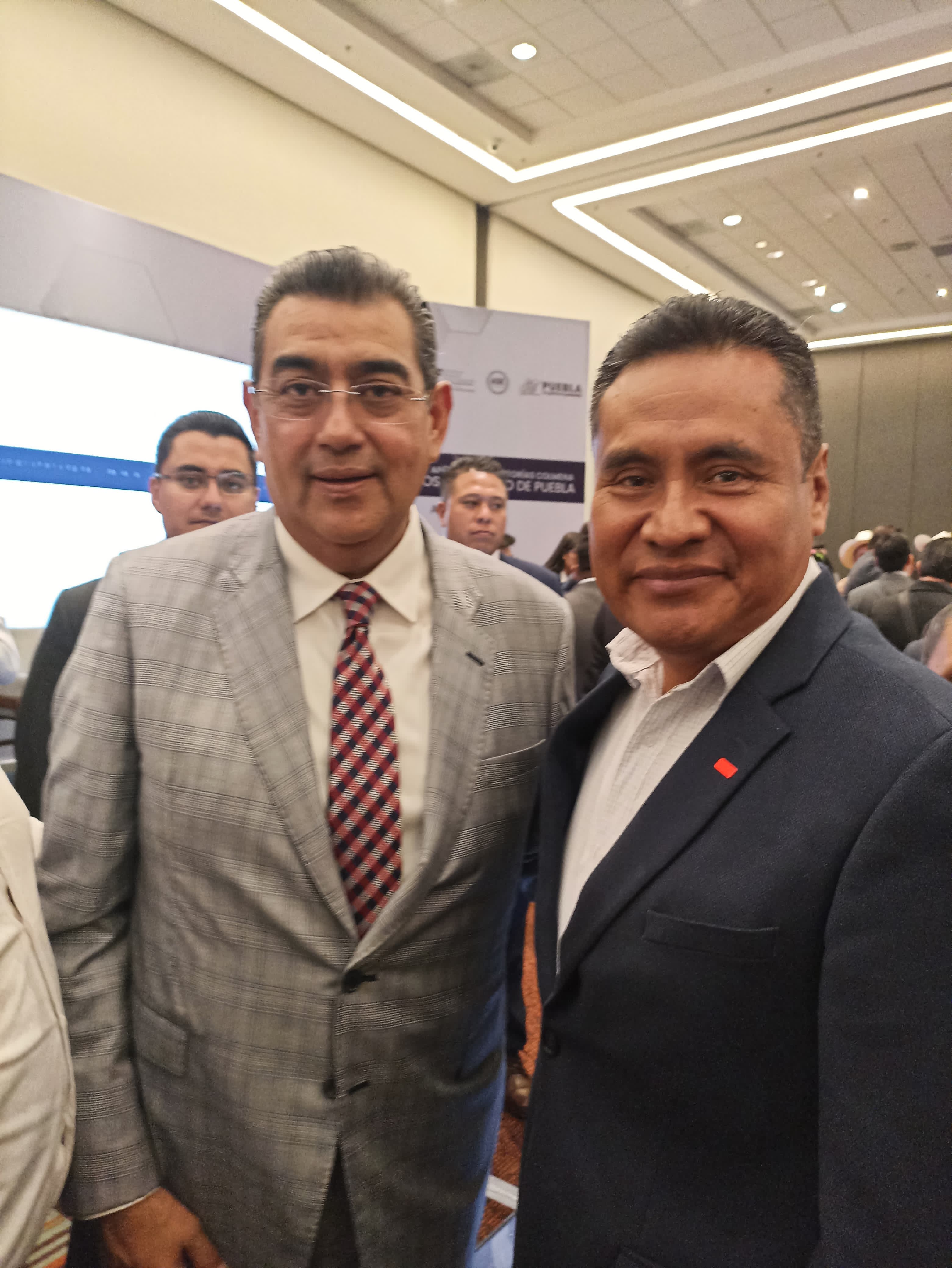 Por: Cortesía Lula Pineda  Administración honesta y transparente en Coronango un compromiso: Armando Aguirre