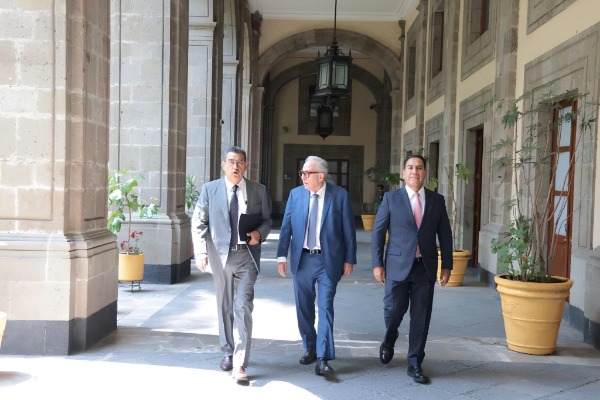 Por: Cortesía Gobernador de Puebla acude a encuentro para revisar avances de IMSS-Bienestar