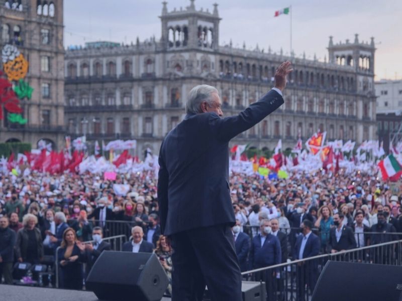 Último informe de gobierno de AMLO: Popularidad alta y souvenirs en aumento
