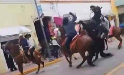 Por: Cortesía Procederán penalmente contra sujeto que atacó con machete a caballo en Chiautempan