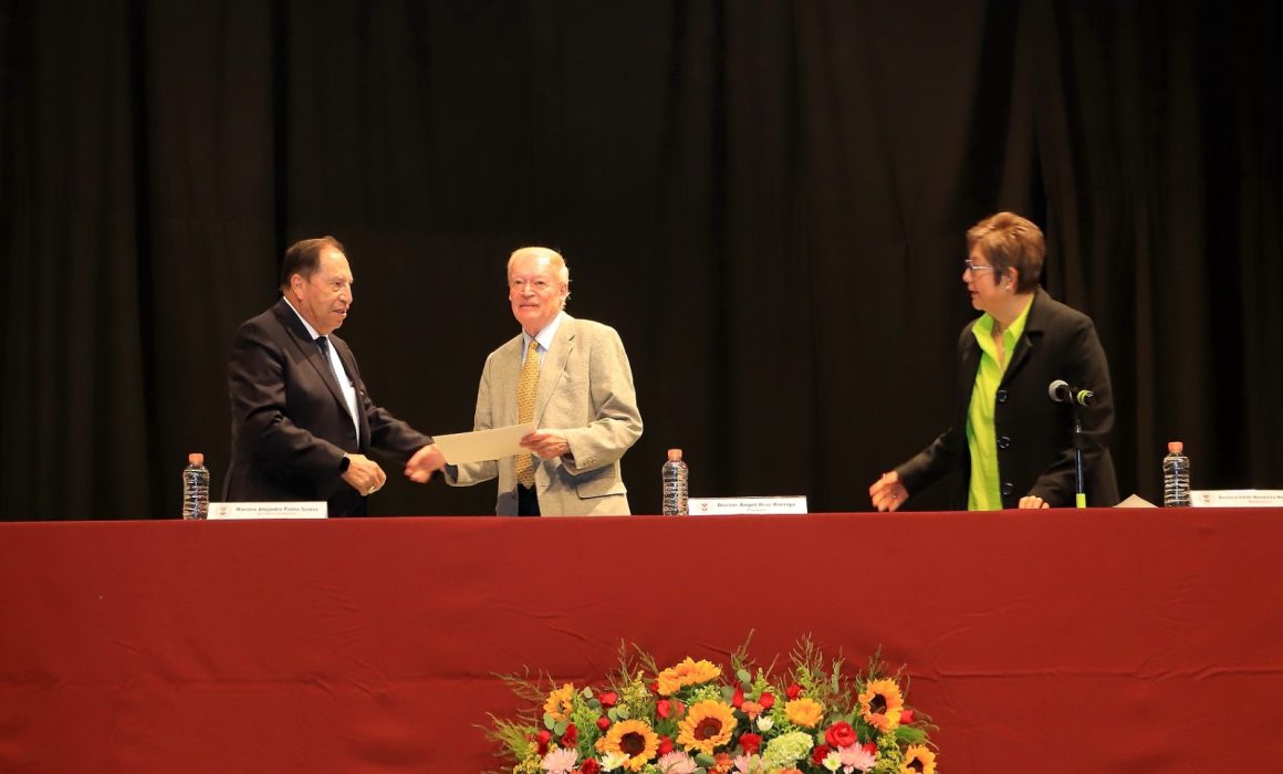 Reflexionan en UATX sobre resultados de la praxis profesional