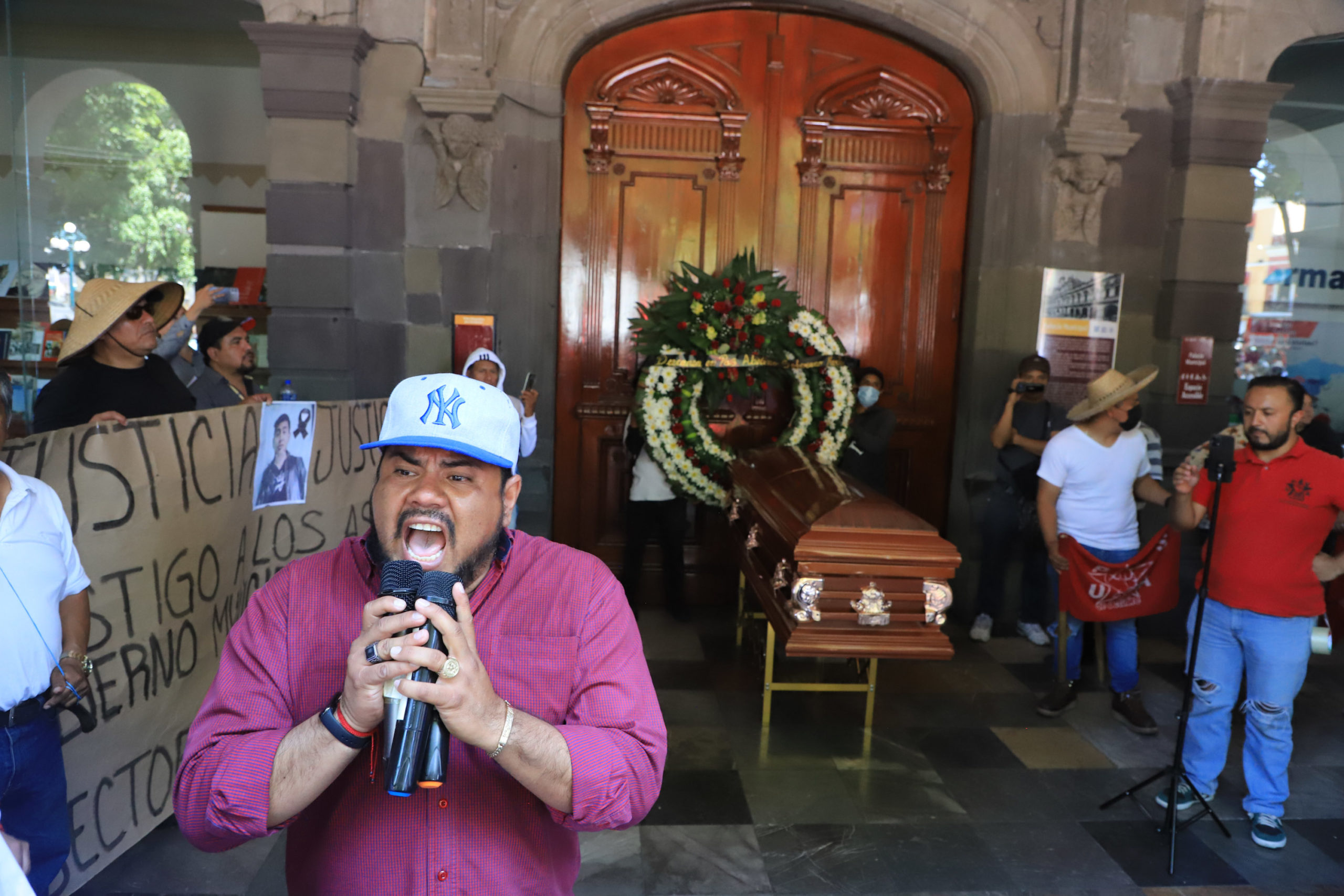 Por: Cortesía UPVA 28 de Octubre instala plantón en el Palacio Municipal tras marcha en Puebla