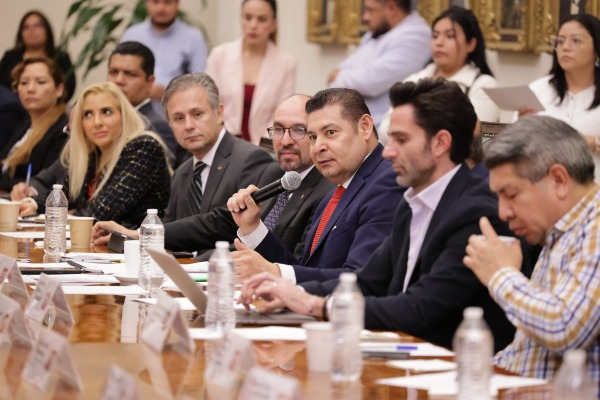 Por: Cortesía Alejandro Armenta sostiene primer encuentro con cámaras empresariales