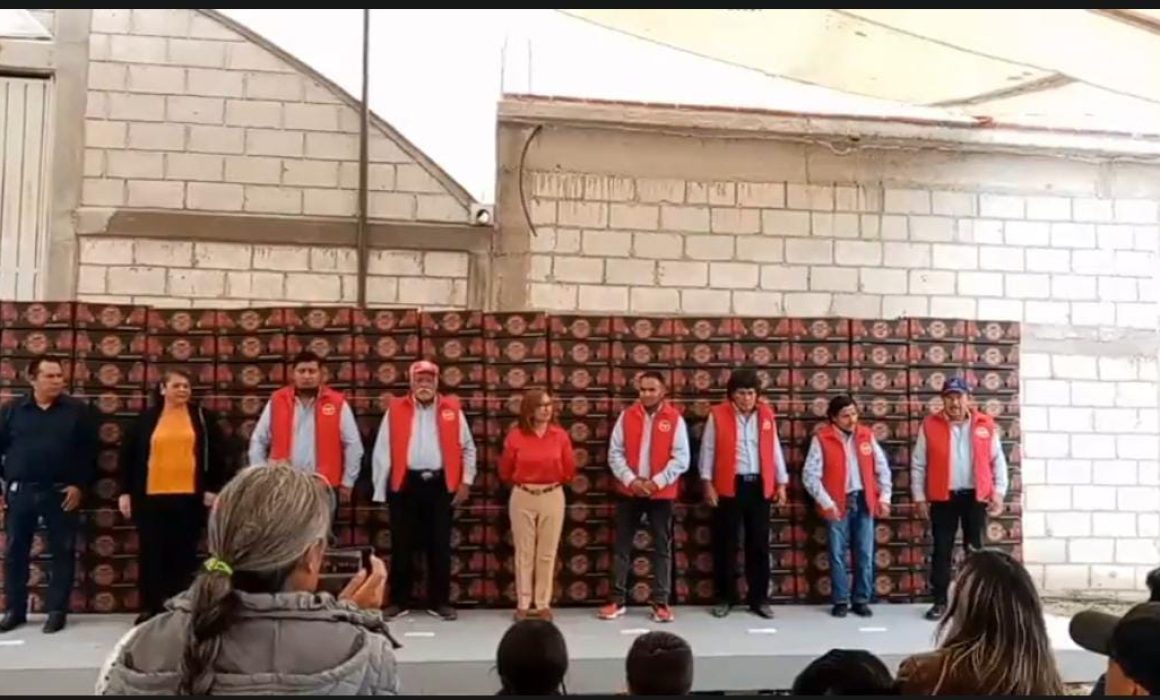 Comercializarán jitomates tlaxcaltecas de Hortatlax en tiendas Walmart