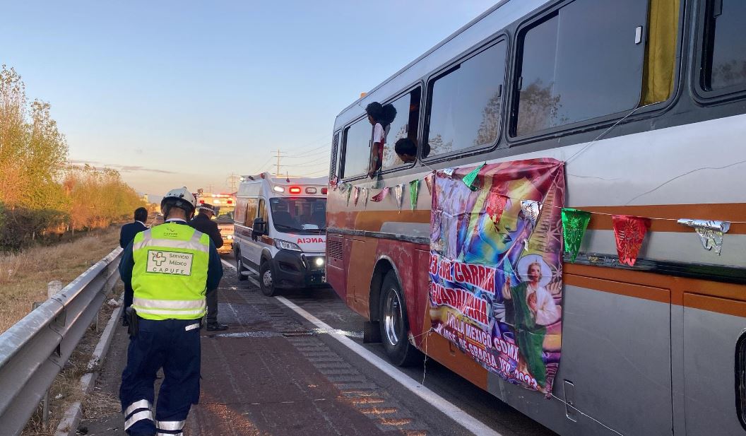 Foto: Cortesía Accidente en la México-Puebla: autobús con peregrinos deja 6 heridos