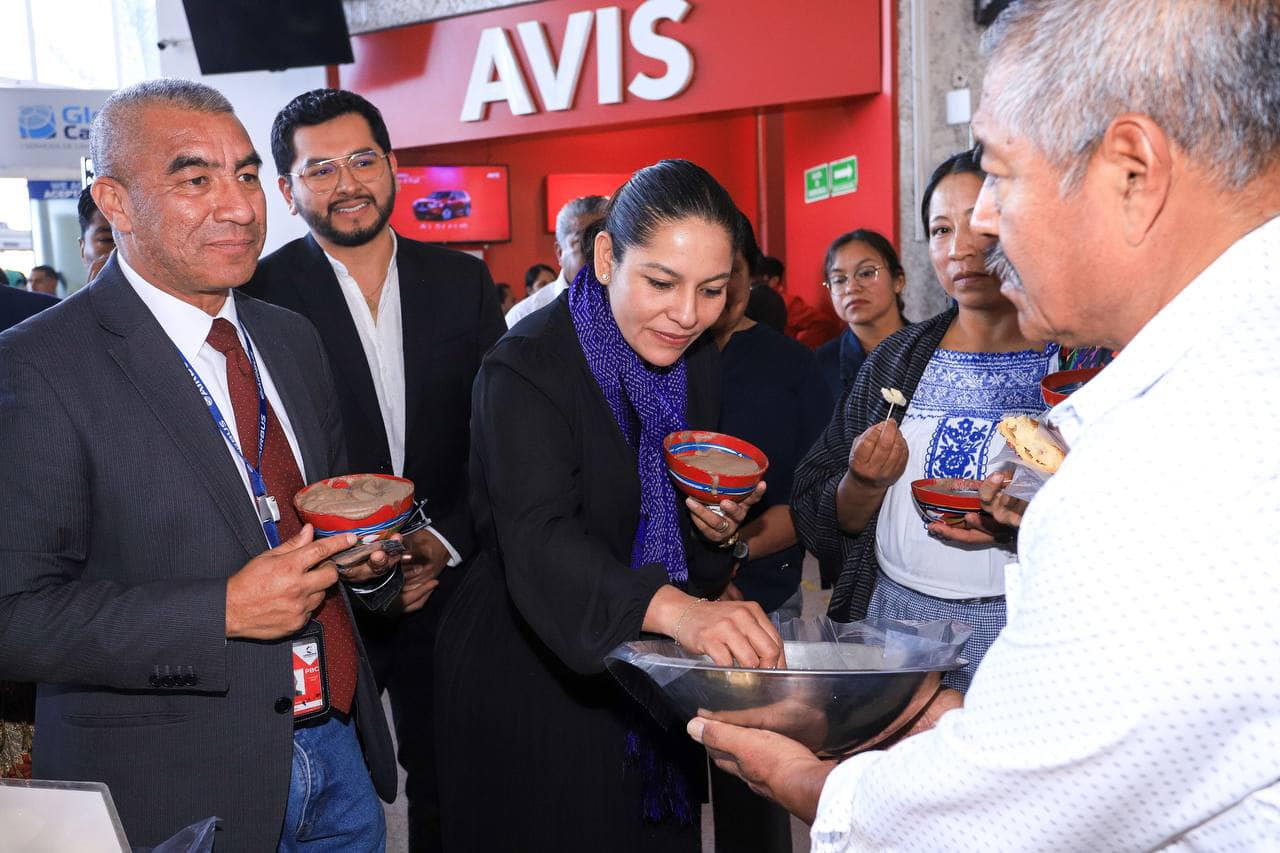 mural de sach en aeropuerto serdán 4