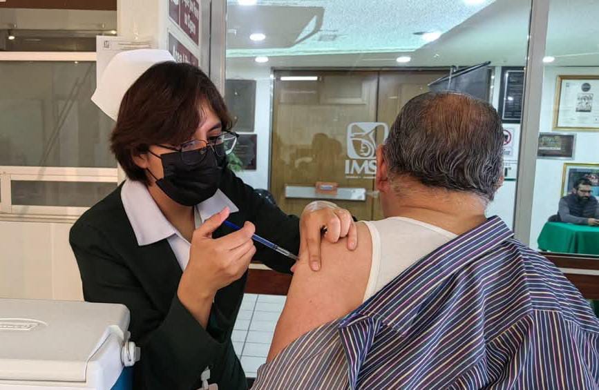 Por: Cortesía Vacúnate este invierno: Protege tu salud de la influenza y COVID-19