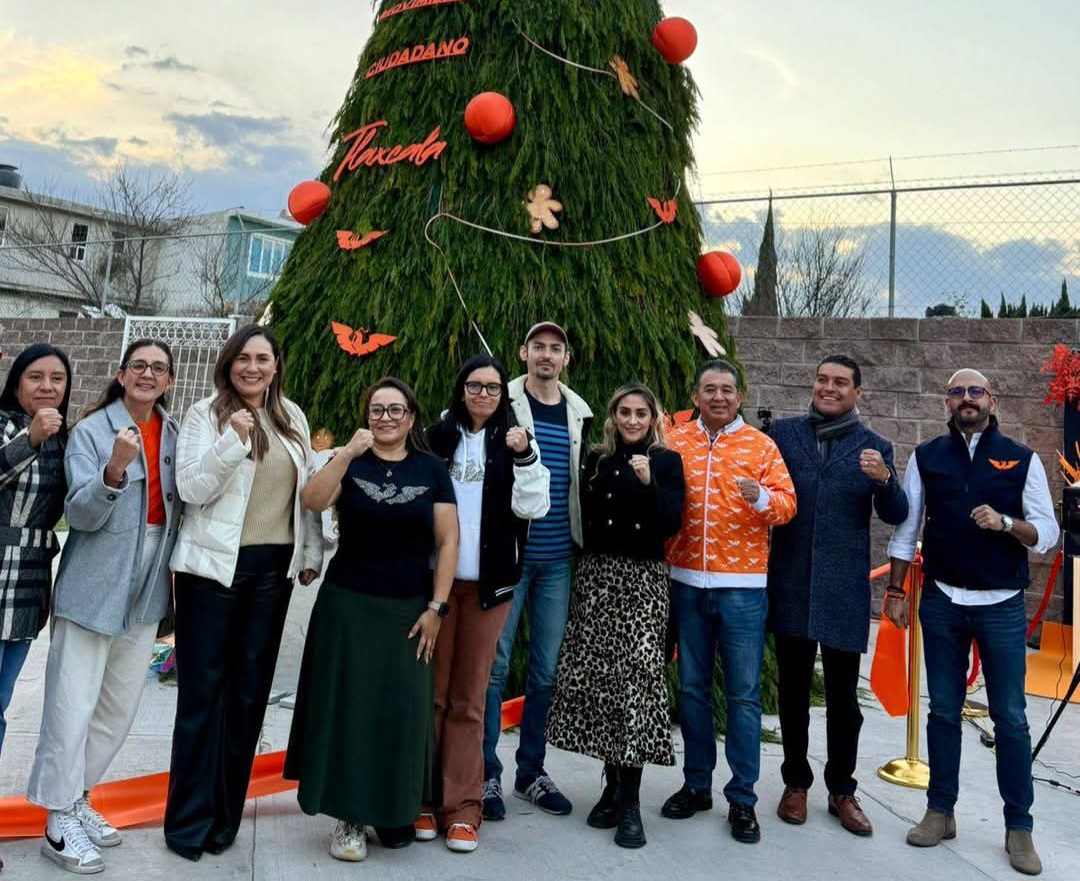 Por: Especial Inaugura MC  la Casa Naranja en Tizatlán con encendido de árbol navideño