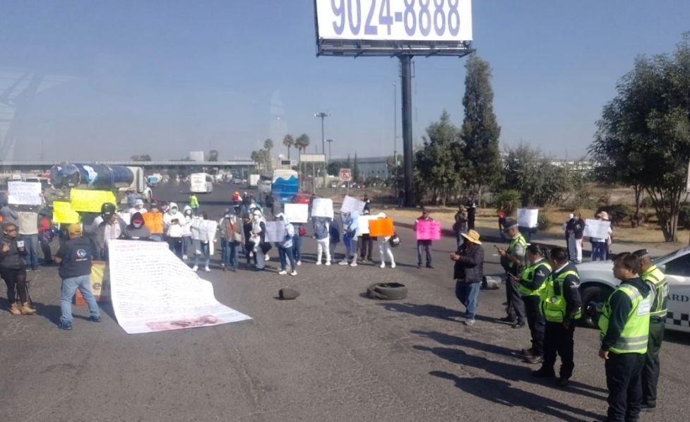 Foto: Cortesía Bloqueo en la autopista México-Querétaro por manifestación en Tepotzotlán