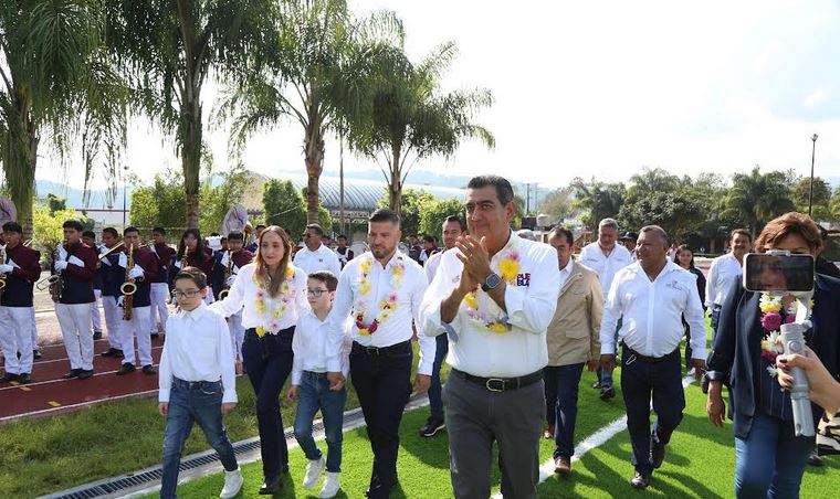 Foto: Cortesía Gobernador de Puebla entrega 55 millones en rehabilitación de unidades deportivas