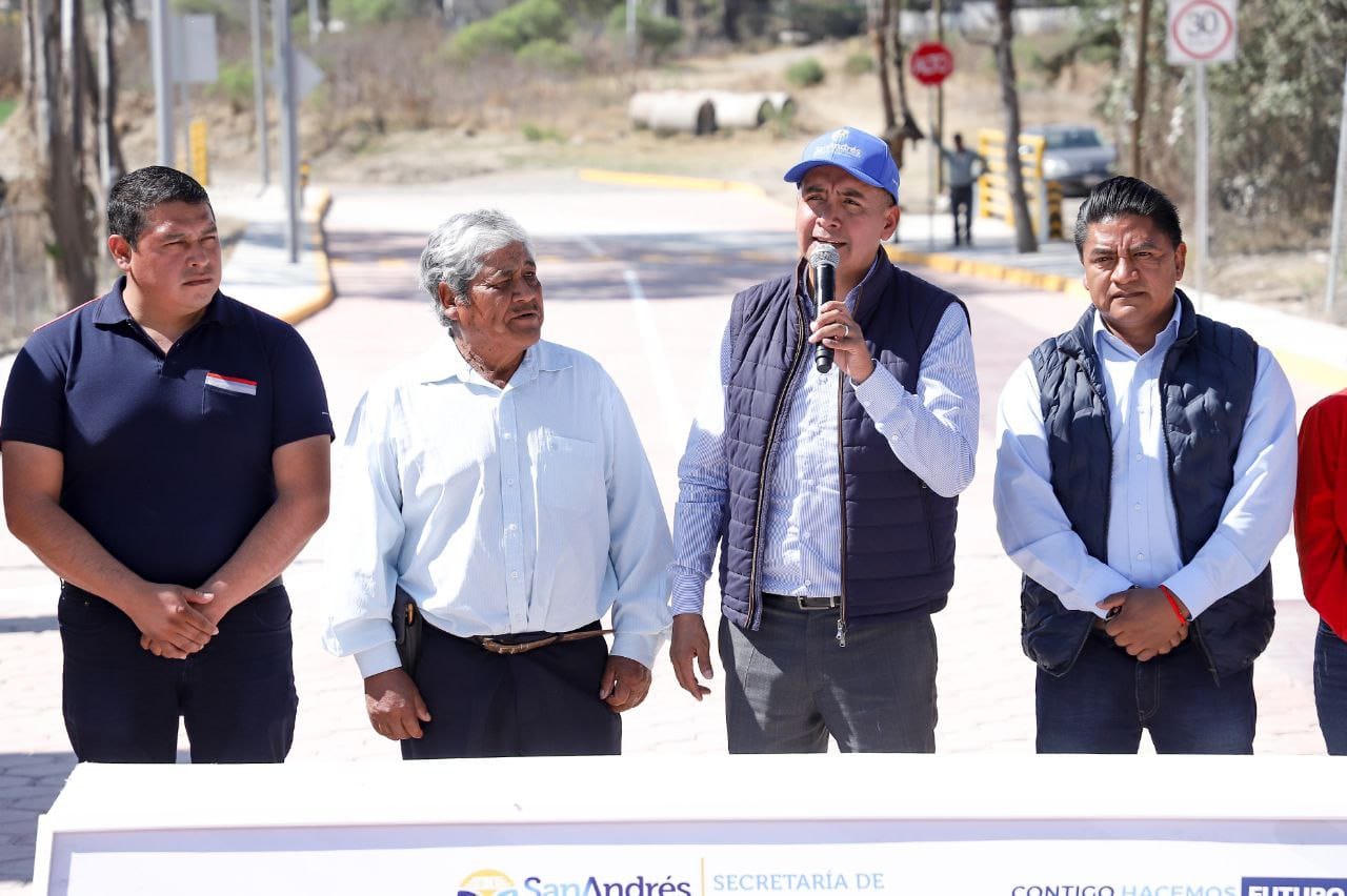 Comunicado oficial Inaugura Mundo Tlatehui adoquinamiento con puente alcantarilla en la calle Apetlahuaya en Cacalotepec
