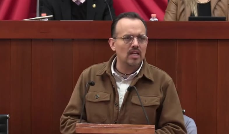 Piden aplicar ley a la titular del ejecutivo por ausencia