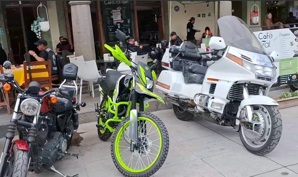 Por: Cortesía Lula Pineda Mega rodada de motociclistas llena de vida a San Pedro Cholula