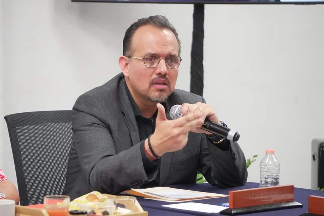 Exige Manuel Cambrón renuncia de procuradora en comparecencia