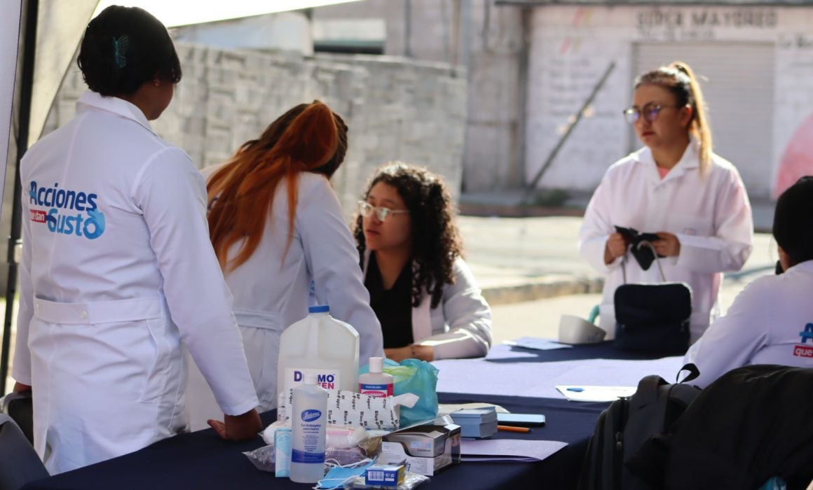 Llega programa Médicos en tu casa a la comunidad de Tecolotla