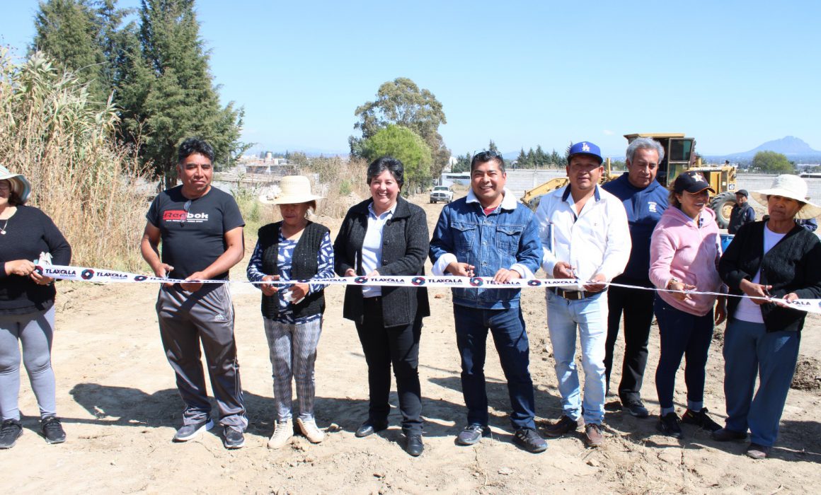 Entrega Maribel Pérez Arenas obras de beneficio social en la capital