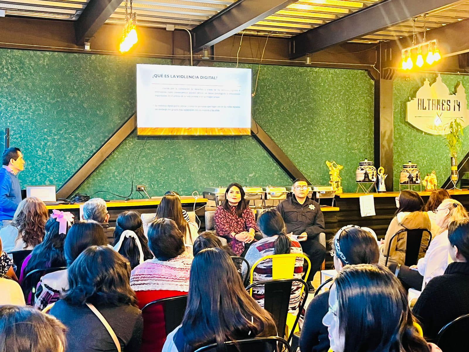 Por: Cortesía Lula Pineda Encabeza conversatorio "Protege tu Seguridad Digital" la regidora sanandreseña Berenice Porquillo